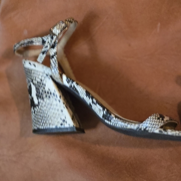 Seven Dials Women's Snake Print Sandals - Picture 4 of 7
